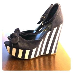 Jessica Simpson wedges